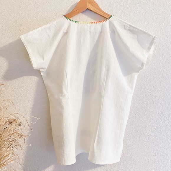 NWT Handmade Embroidered Linen Mexican Blouse - Picture 4 of 4